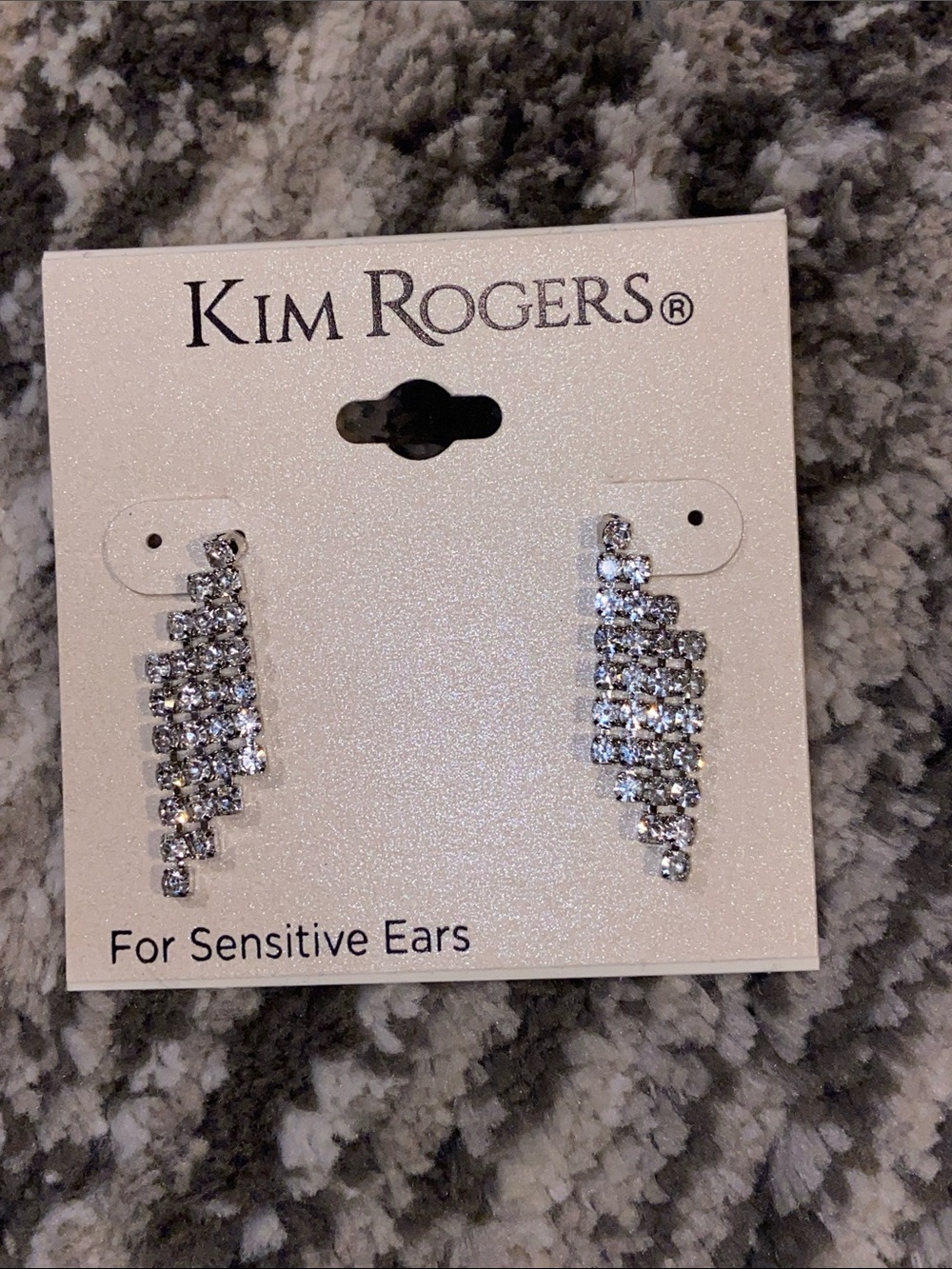 New Kim Rogers Silvertone rhinestone earrings